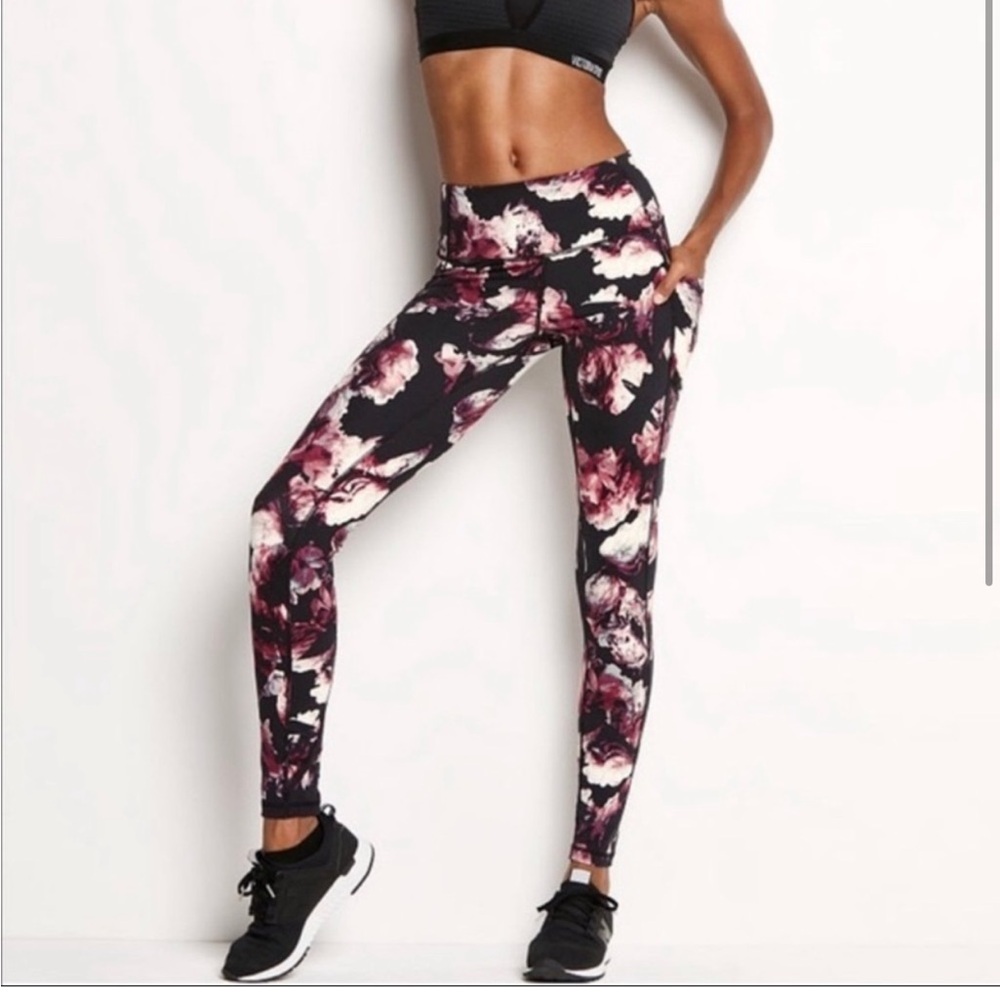 Victoria Sport by Victoria's Secret Knockout Graphic Print Leggings - Size S